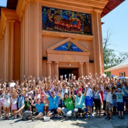Tabere de vară pentru copii și tineri organizate de Episcopia Hușilor și Asociația "JoyCamps Romania"