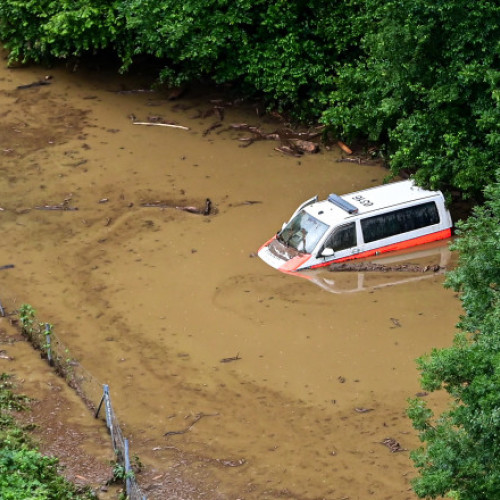 Ploile torențiale provoacă alunecări de teren și evacuări în Elveția