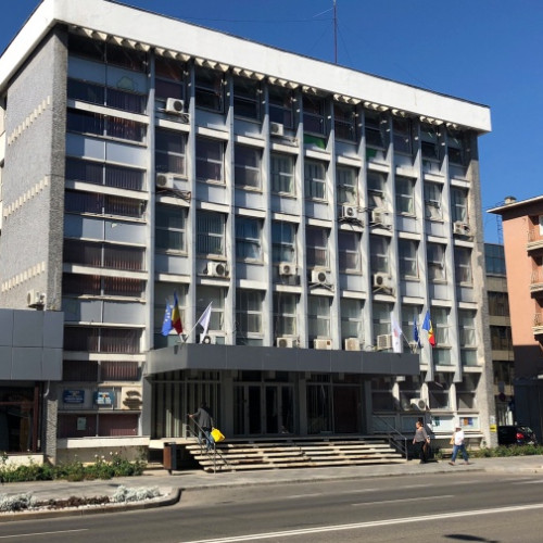 Fostul sediu al Primăriei Bacău va fi înlocuit cu o piațetă modernă