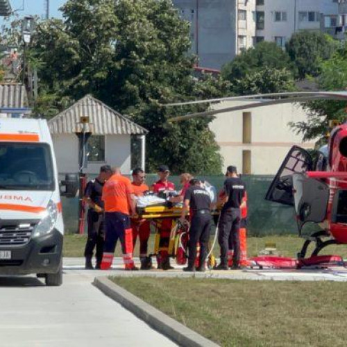 Elicopterul SMURD a aterizat la Botoșani pentru a prelua o tânără rănită grav într-un accident de ATV