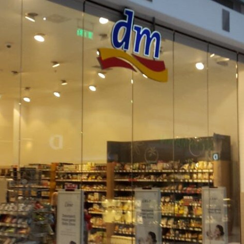 DM Drogerie Markt în România încheie 2023 cu afaceri care depășesc 1,24 miliarde de lei