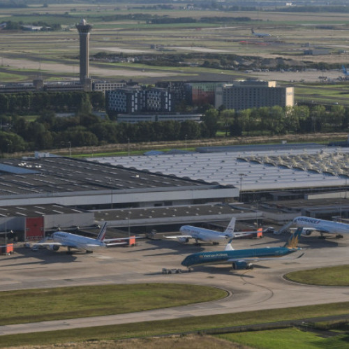 Apel la gevă în Franța. Toate aeroporturile din Paris ar putea fi blocate cu o săptămână înainte de Jocurile Olimpice
