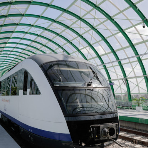 Defecţiune la macaz între Mogoşoaia şi Baloteşti perturbă traficul feroviar