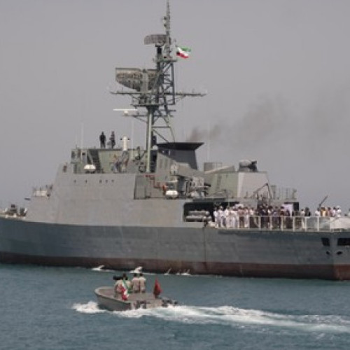 Una dintre cele mai noi nave de război ale Iranului s-a răsturnat în portul Bandar Abbas