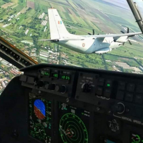 Două avioane militare ajută la stingerea incendiului de pădure din Mehedinți