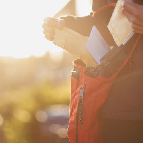 Un bărbat din Alba nu a știut luni de zile că este inculpat într-un dosar din cauza poștăriței