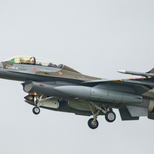 Norvegia va dona Ucrainei şase avioane F-16