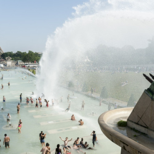 Lumea se topește! Cele mai teribile valuri de căldură din acest secol