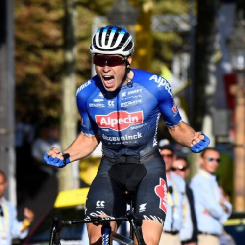 Jonas Vingegaard câștigă etapa a 11-a a Turului Franței într-un duel încins cu Tadej Pogacar