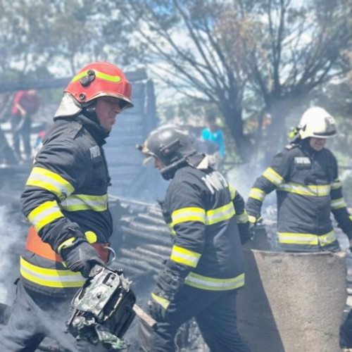 Bărbat ajuns la spital cu arsuri grave după un incendiu provocat de arderea unor resturi vegetale