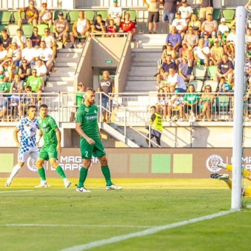 Corvinul Hunedoara obtine o victorie categorica in fata echipei Paksi in Europa League