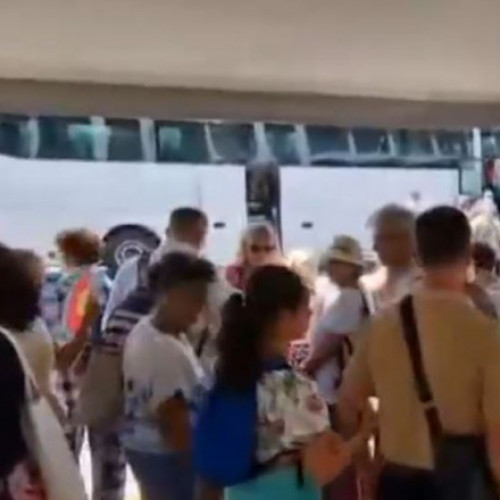 Vacanță nefericită pentru mai mulți români în Grecia