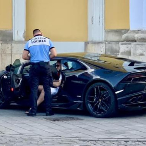 Tanăr amendat pentru parcare ilegală cu un Lamborghini în fața bisericii