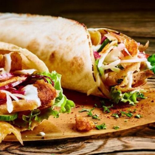 Românii, lideri mondiali la consumul de kebab prin Glovo