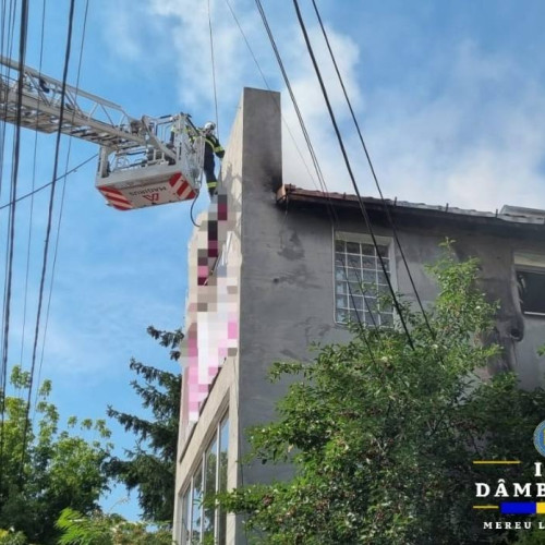Incendiu la o clădire din Târgoviște