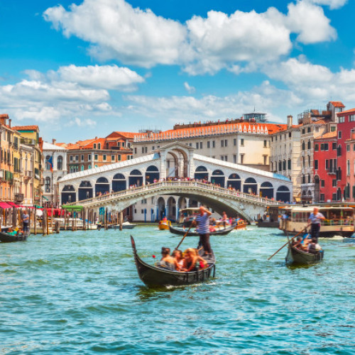 Schema de plata pentru turisti din Venetia nu a redus semnificativ aglomeratia