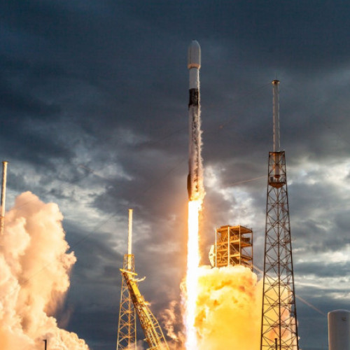 Motorul celei de-a doua trepte a rachetei Falcon 9 a SpaceX a suferit o defectiune rara