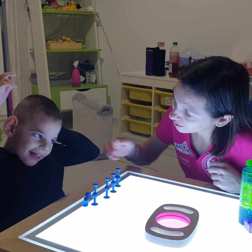 Apel umanitar pentru Vlad din Aiud: Băiatul are nevoie de un transplant de celule stem