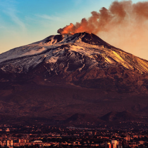 Turist american de 55 de ani decedează pe Muntele Etna în urma unei drumeții