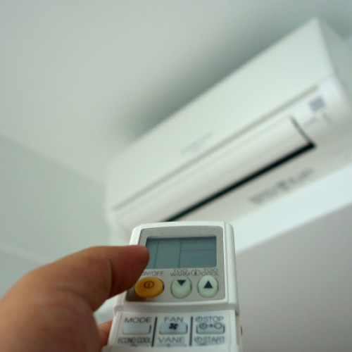 Temperaturile extreme cresc facturile la energie electrică