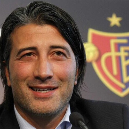 Murat Yakin rămâne antrenor al Elveției