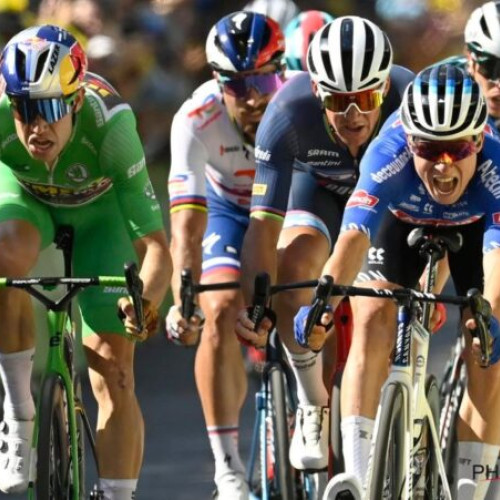 Belgianul Jasper Philipsen câștigă etapa a 13-a a Turului Franței