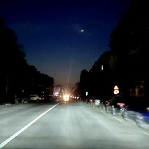 Strada Primăverii din Botoșani a rămas în beznă totală din cauza unei avarii la rețeaua de iluminat public