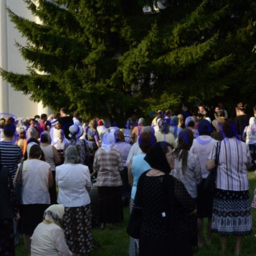 Preoții fac rugăciuni pentru ploaie în contextul secetei din Botoșani