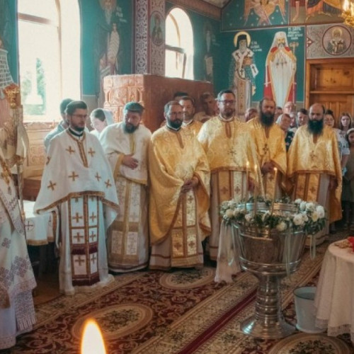 În Botoșani, Parohia "Sfântul Prooroc Ilie Tesviteanul" a sărbătorit botezul pruncului Rafail