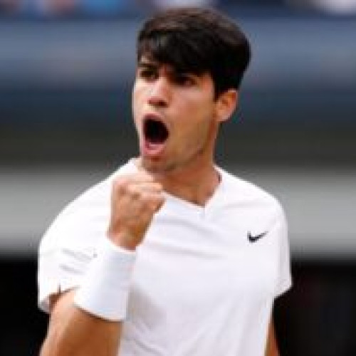 Carlos Alcaraz devine campion la Wimbledon după o finală dominată împotriva lui Novak Djokovic