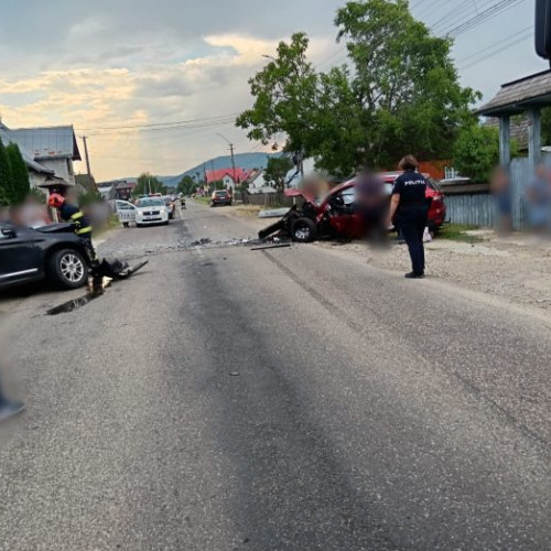 Accident rutier cu trei autoturisme implicate la Vicovu de Sus