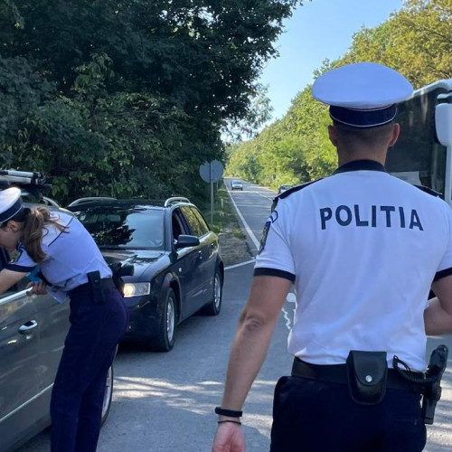 Recomandări ale polițiștilor pentru șoferi în condiții de caniculă