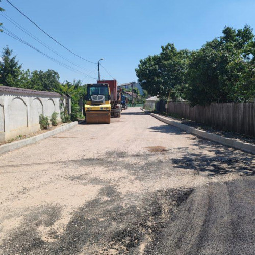 Primăria a început asfaltarea în cvartalul III