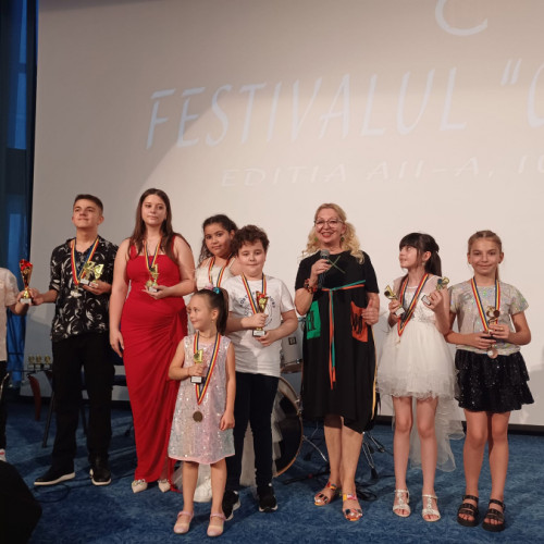 Artista Emilia Savu, un desăvârșit mentor la Școala de Arte din Galați