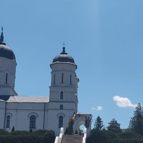 Excursie culturală organizată de Arhiepiscopia Buzăului și Vrancei pentru elevi premianți