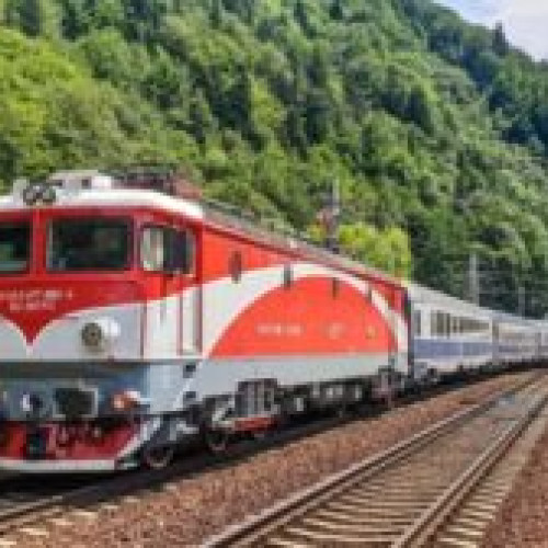 Traficul feroviar reluat în condiții normale pe Magistrala 300 între Rupea și Racoș
