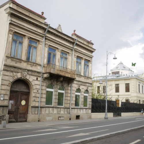 Klaus Iohannis a promulgat o lege care acordă prioritate supraviețuitorilor Holocaustului la recuperarea imobilelor