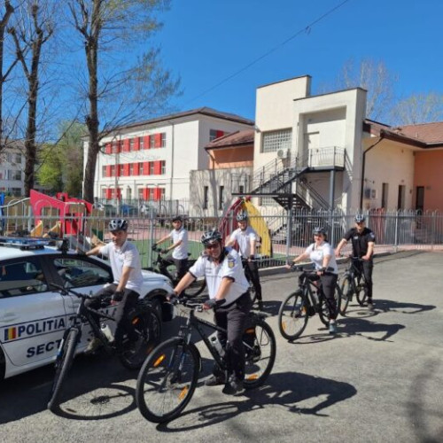 Polițiști locali pe biciclete patrulează în Sectorul 3