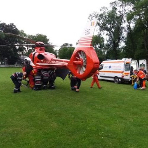 Bărbat din Botoșani transportat de urgență la Iași cu elicopterul SMURD