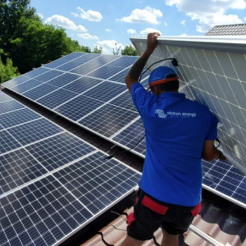 Facturile umflate de criza energetica stimuleaza dezvoltarea cooperativelor de energie verde