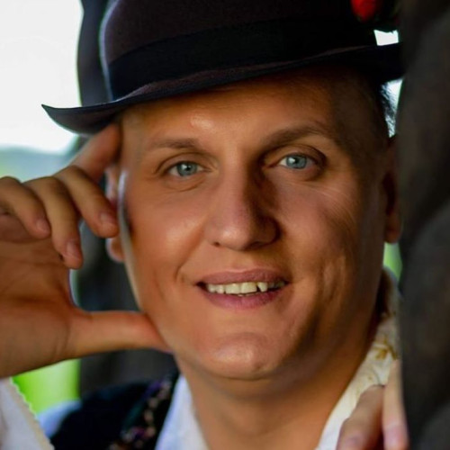 Dan Dobos marchează 25 de ani de carieră cu un spectacol aniversar