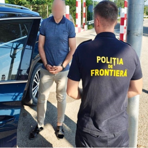 Un bărbat cu cetățenie dublă, prins cu asigurare auto falsă la graniță