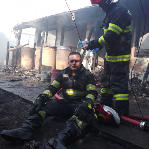 Lupta cu flăcările și temperaturile ridicate: Pompierii gălățeni intervin în Cuza Vodă