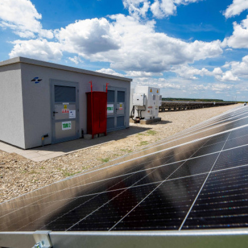 Klaus Iohannis cere reexaminarea unui proiect de lege privind prosumatorii