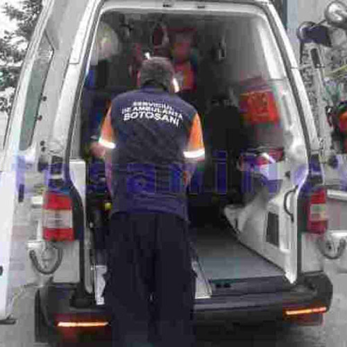 Bebeluș transportat de urgență la Iași din cauza unei intoxicații cu nitriți