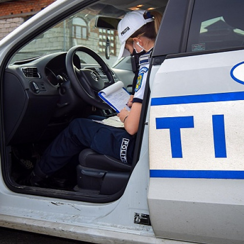 Bărbat fără permis de conducere și cu mașina neînmatriculată, oprit de poliție în Homorodu de Jos