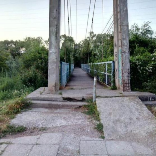 Clujenii solicită intervenția urgentă a Primăriei pentru un pod pietonal deteriorat peste Someș