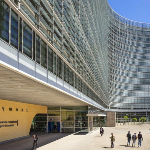 Comisia Europeană analizează hotărârile Tribunalului privind accesul la contractele de vaccinuri COVID-19