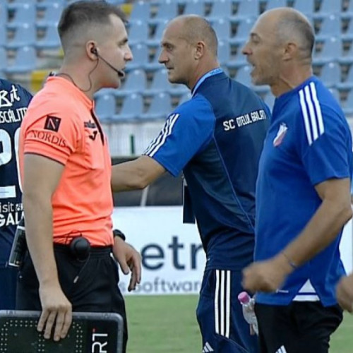 Antrenorul FC Botoșani, Bogdan Andone, suspendat patru etape