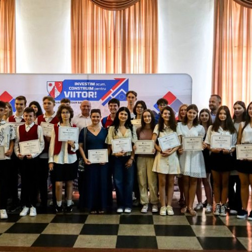 Elevii cu rezultate remarcabile la Evaluarea Națională și Bacalaureat, premiați de Consiliul Județean Bacău